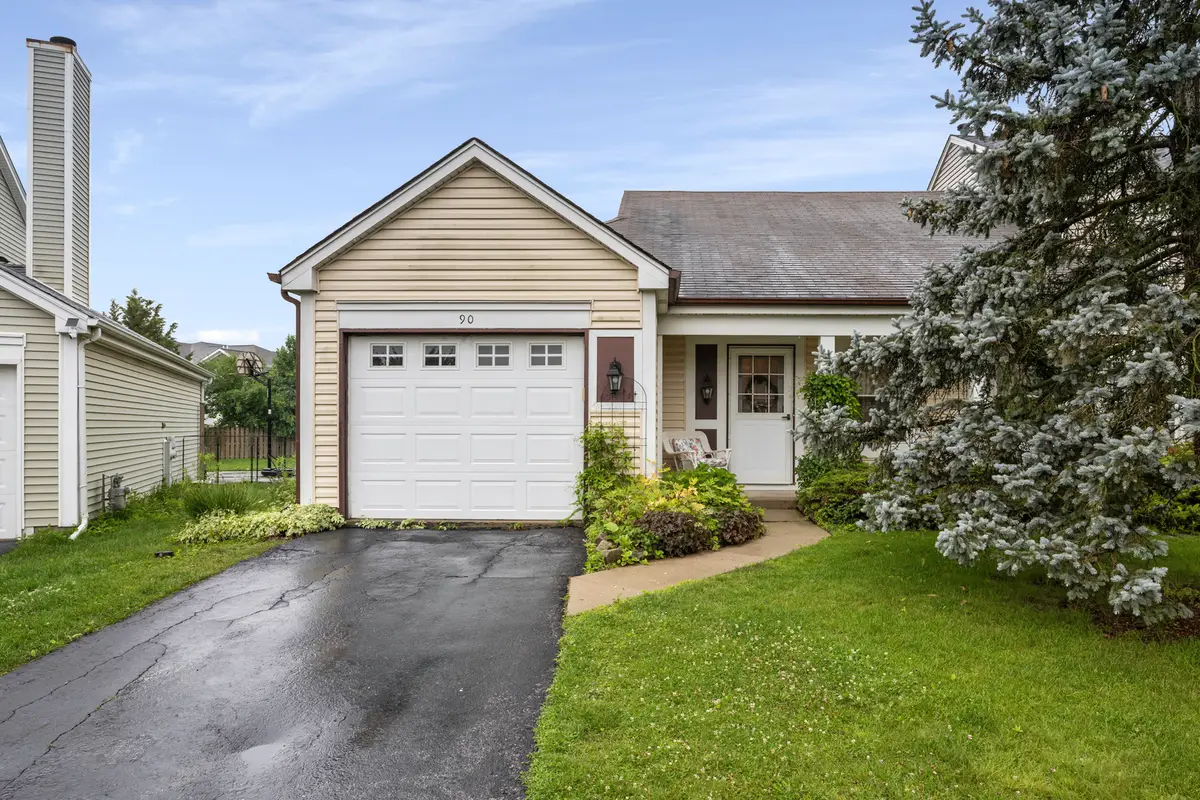 90 Sandhurst Road, Mundelein, IL 60060 - #1