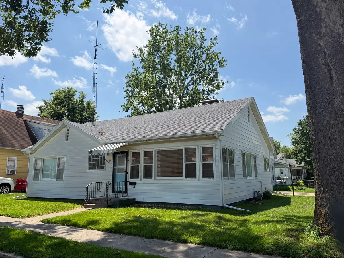 202 S William Street, Farmer City, IL 61842 - #1