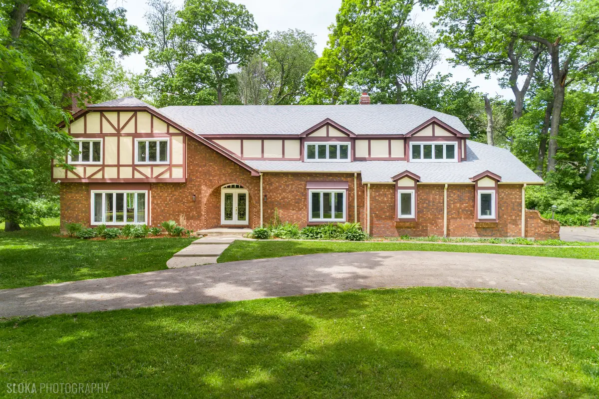 4 Auburn Lane, Barrington, IL 60010 - #1