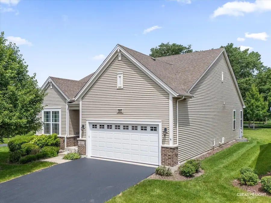 3923 Chesapeake Lane, Naperville, IL 60564 - #3