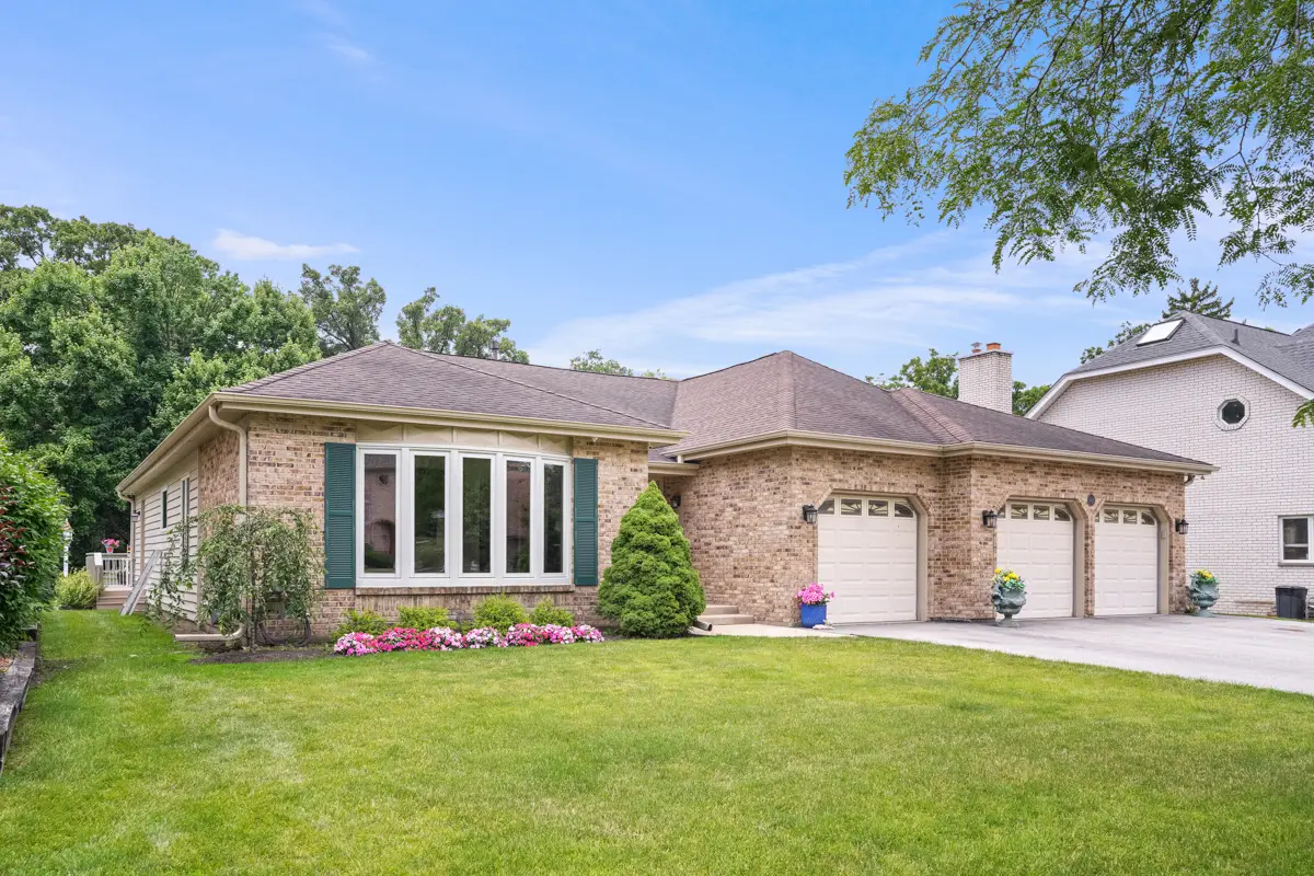 142 Elizabeth Court, Wood Dale, IL 60191 - #1