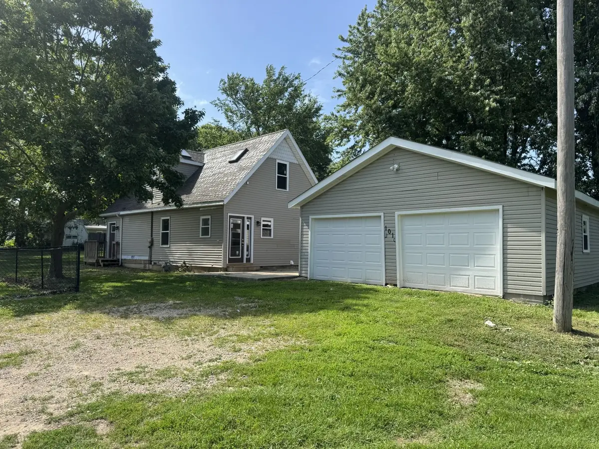 101 N Vermillion Street, Troy Grove, IL 61372 - #1