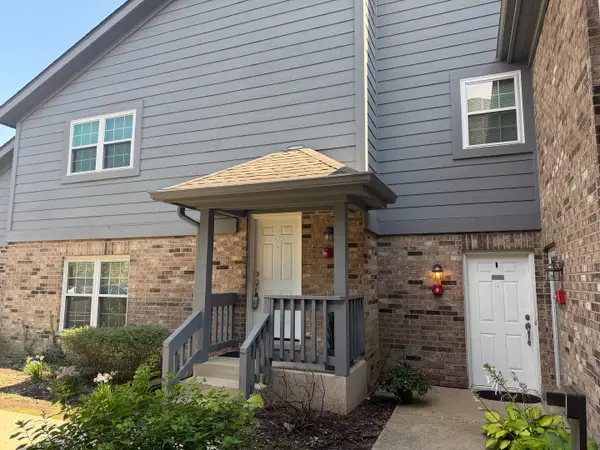 43 Foxcroft Road #235, Naperville, IL 60565