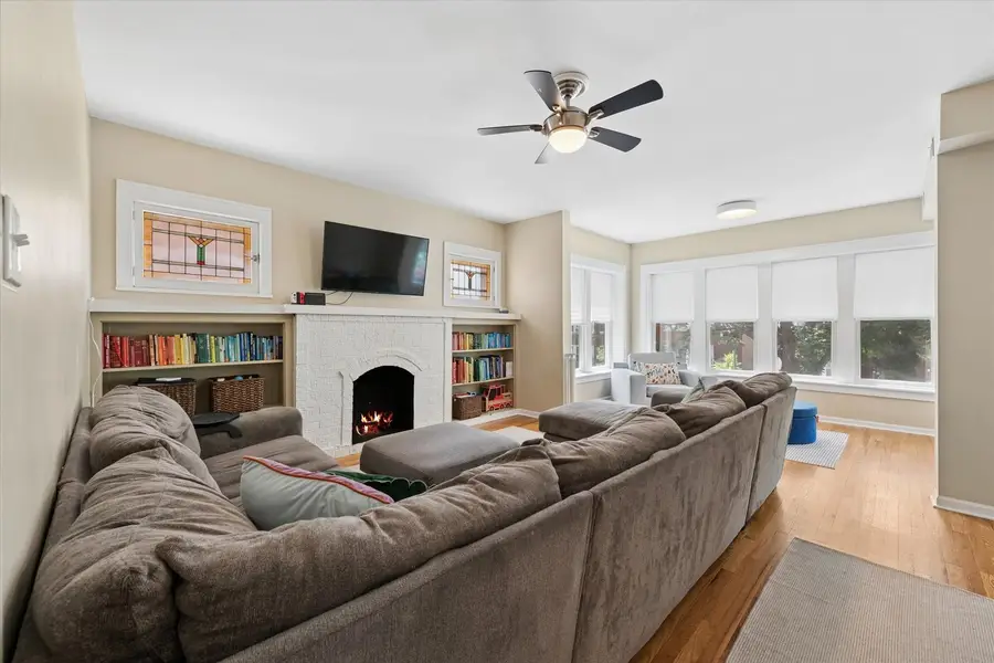 4855 N Washtenaw Avenue #2, Chicago, IL 60625 - #3