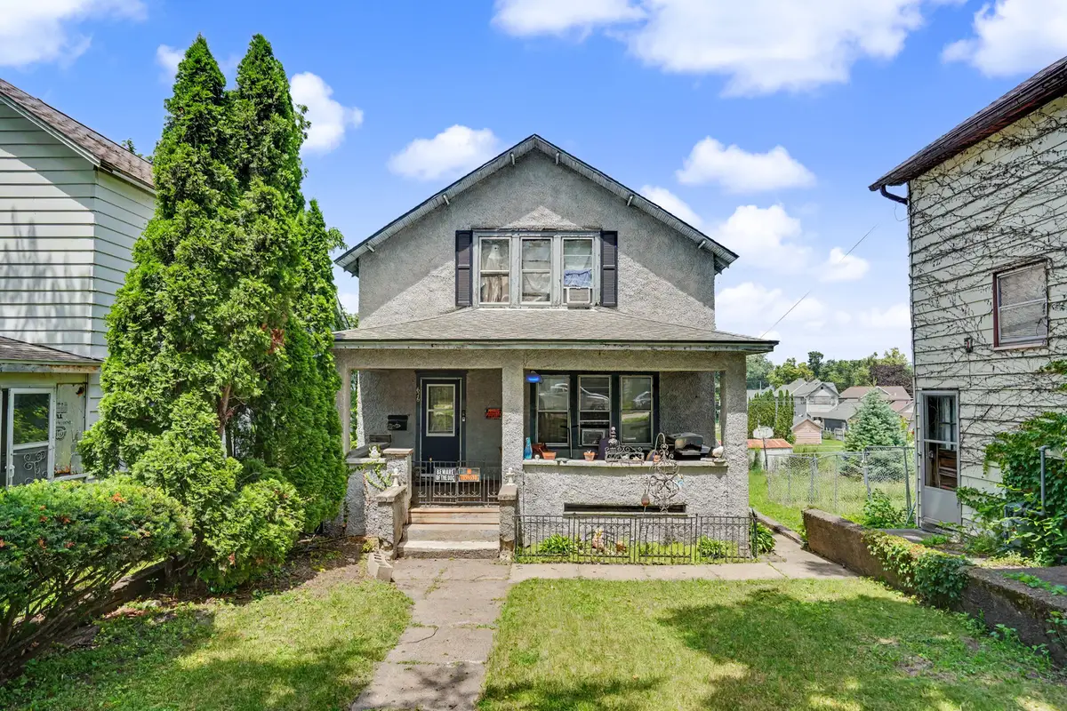 626 8th Avenue S, Clinton, IA 52732 - #1