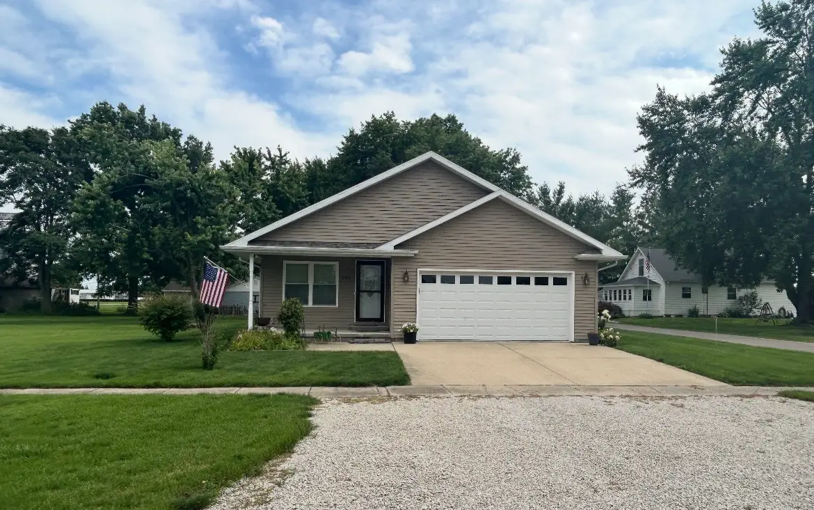 209 W Washington Street W, Fithian, IL 61844 - #1