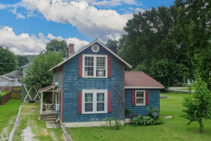 300 N Bogardus Street, Elkhart, IL 62634 - #2