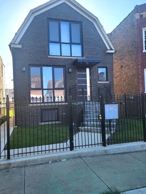 1034 N Drake Avenue, Chicago, IL 60651