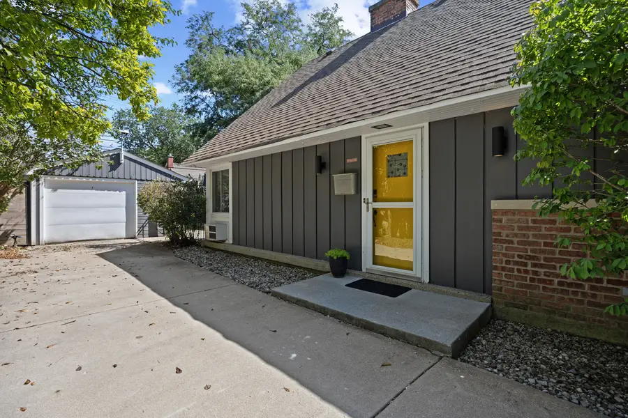 2207 Crawford Avenue, Evanston, IL 60201 - #3