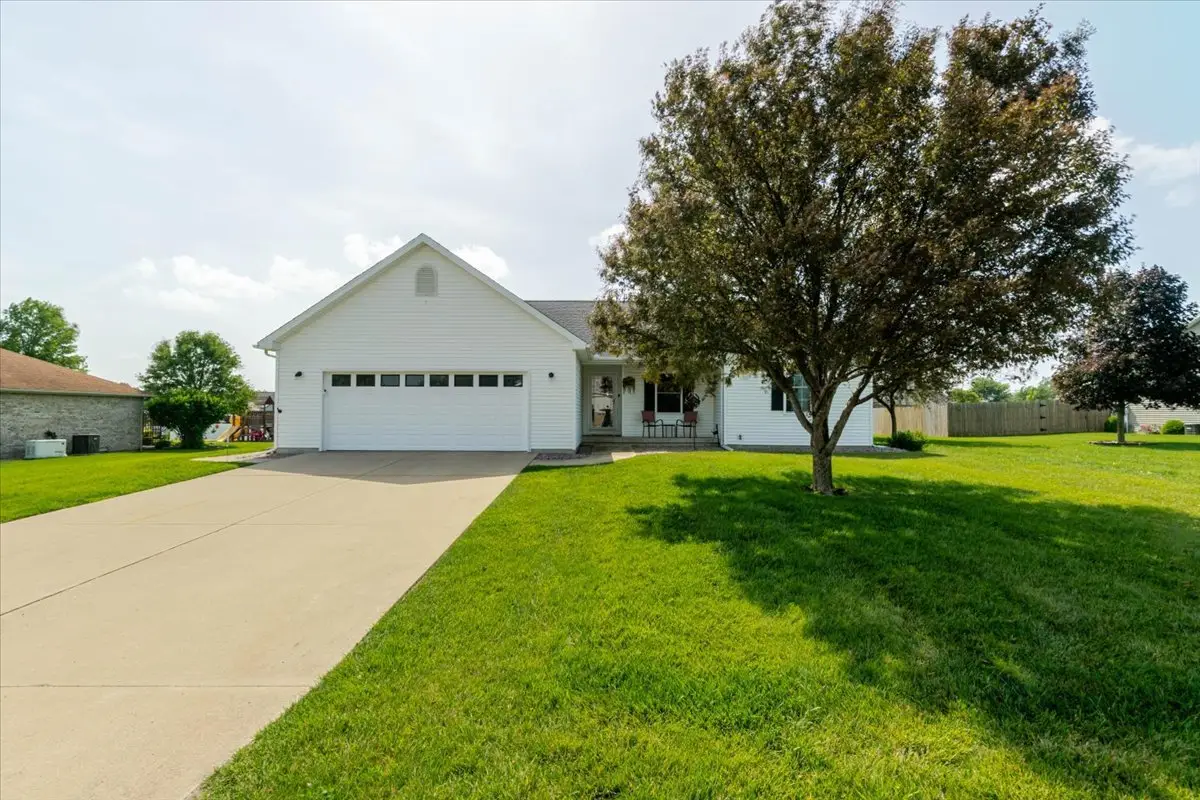 412 Sunset Drive, Colfax, IL 61728 - #1