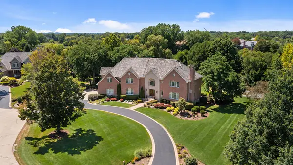 28063 Gray Barn Lane, Lake Barrington, IL 60010