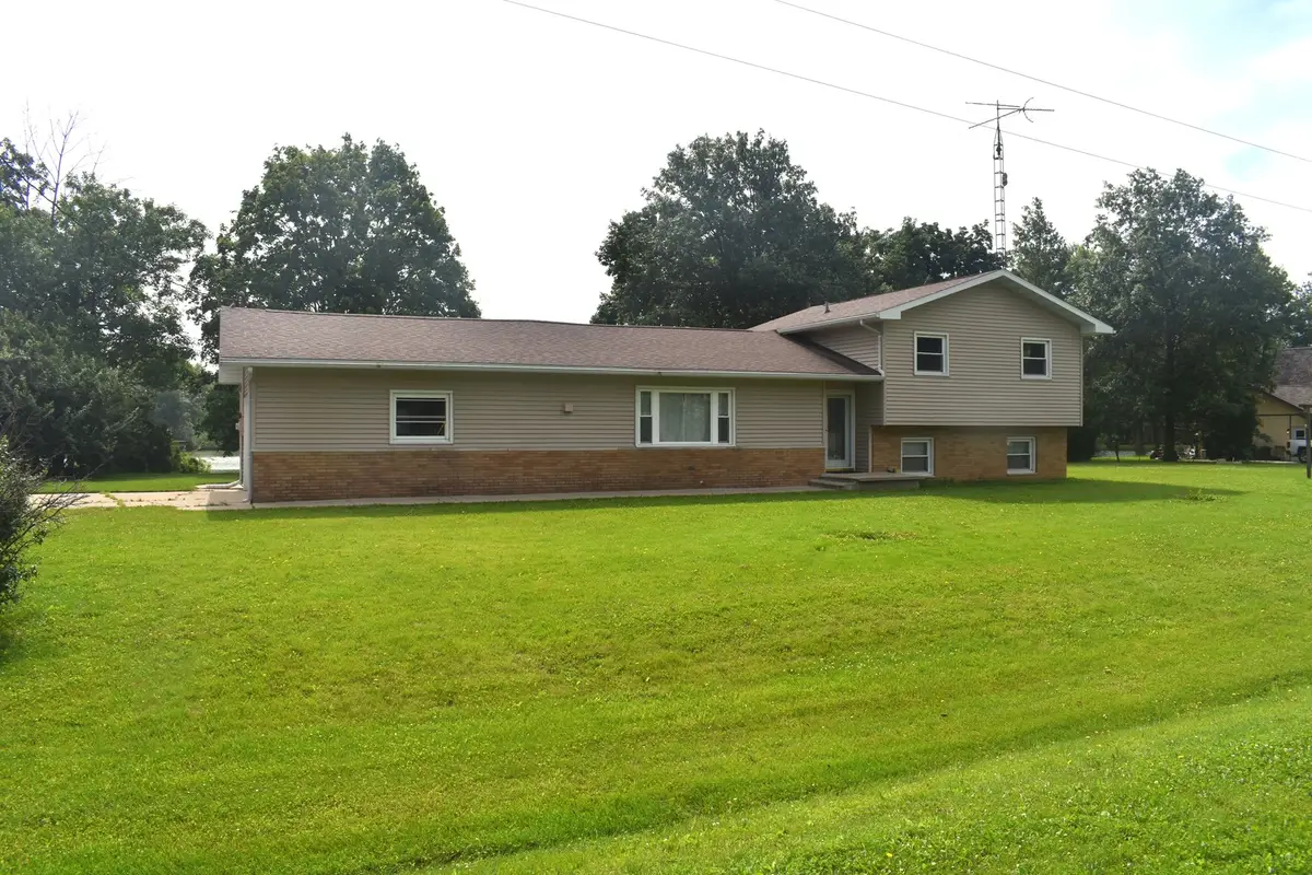 124 Hislop Drive, Cissna Park, IL 60924 - #1