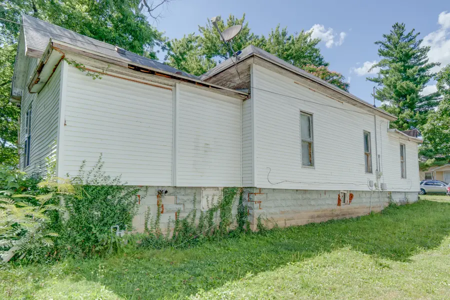 409 Jordan Street, Mount Vernon, IL 62864 - #2