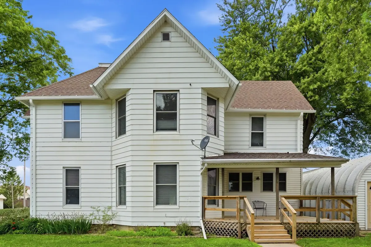 407 Kinzie Avenue, Lost Nation, IA 52254 - #1