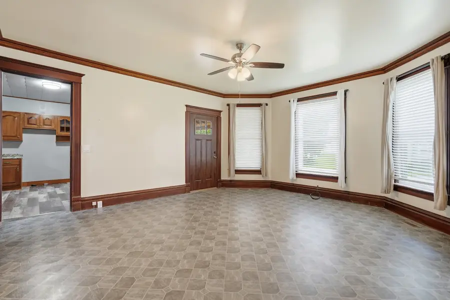407 Kinzie Avenue, Lost Nation, IA 52254 - #3