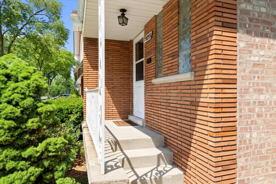 9253 S Sacramento Avenue, Evergreen Park, IL 60805 - #3