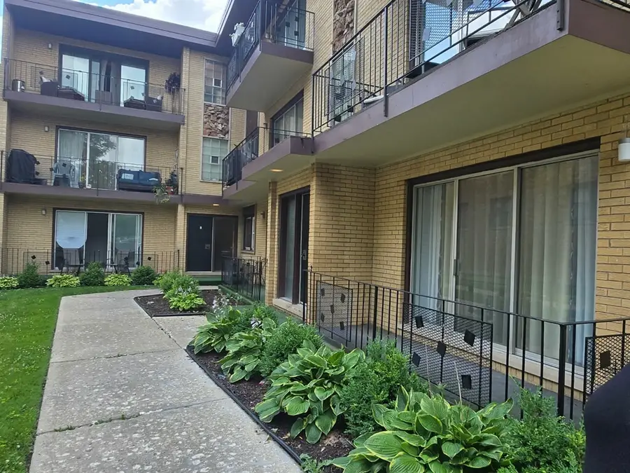 10425 S Hale Avenue #1C, Chicago, IL 60643 - #2