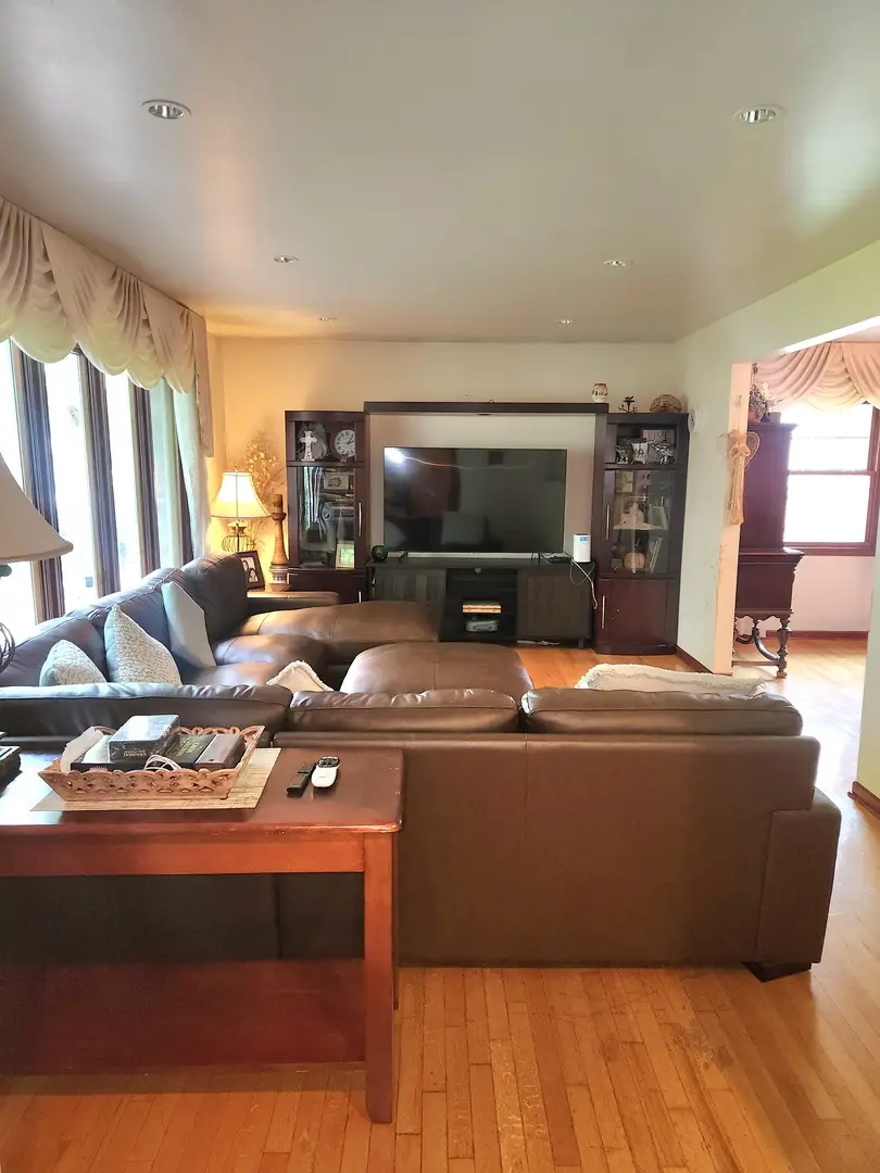 1629 Holly Lane, Darien, IL 60561 - #3