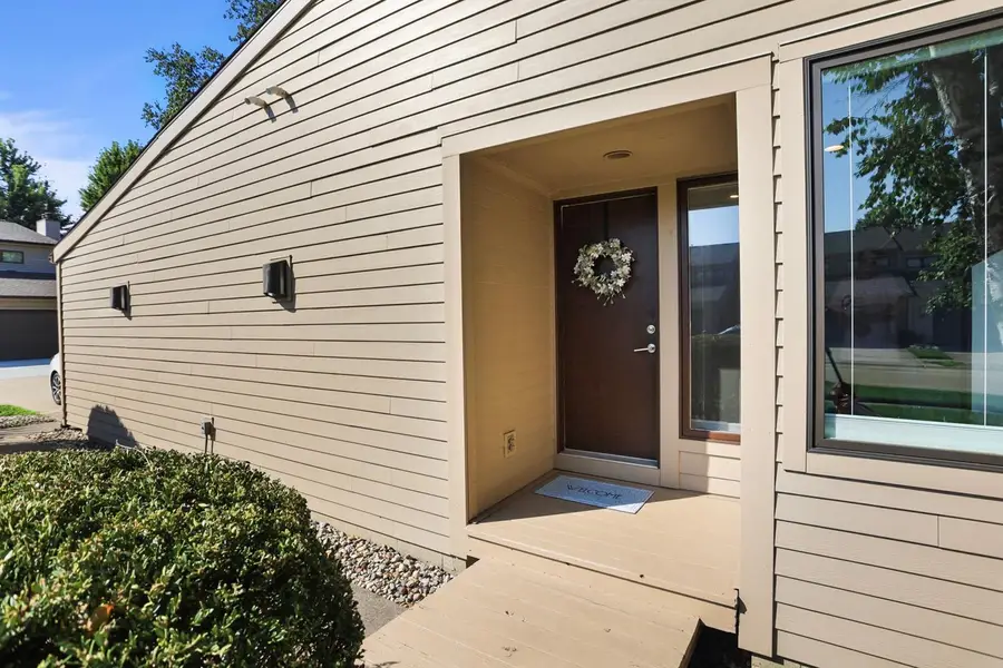 16 Briar Hill Circle, Champaign, IL 61822 - #3