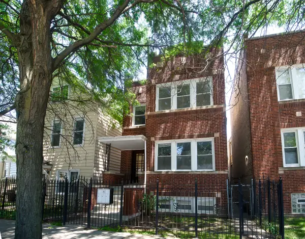 2837 N Central Park Avenue, Chicago, IL 60618