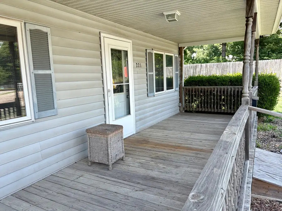 221 N George Street, Clinton, IL 61727 - #3