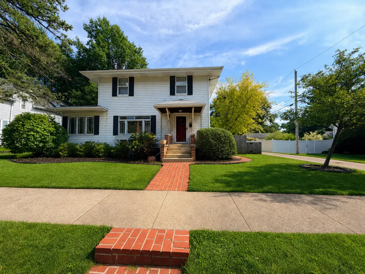 1605 E Taylor Street, Bloomington, IL 61701 - #1