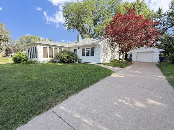 2822 28th Avenue, Rock Island, IL 61201