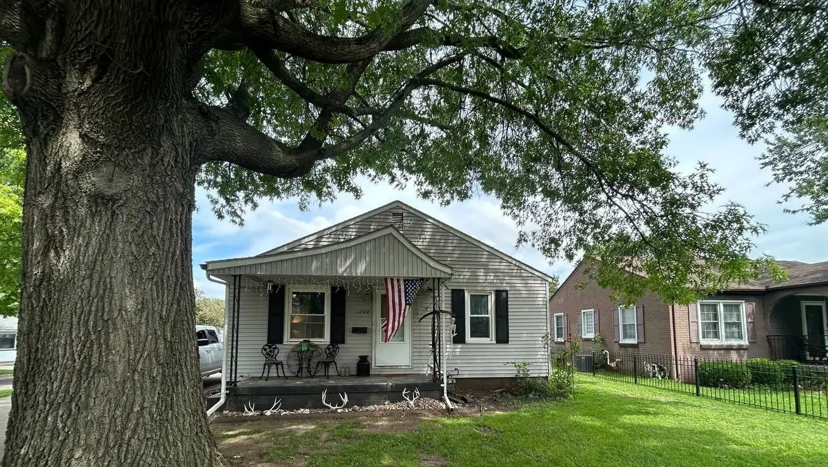 1200 S 10th Street, Pekin, IL 61554 - #1