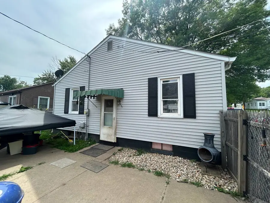 1200 S 10th Street, Pekin, IL 61554 - #2