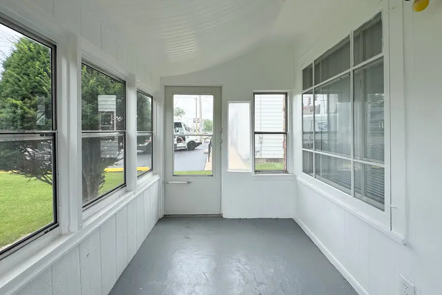 129 E Riverside Boulevard, Loves Park, IL 61111 - #3