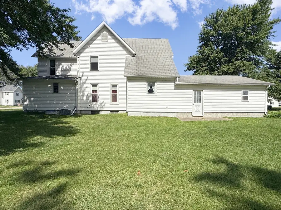 211 E 4th Avenue, Woodhull, IL 61490 - #2