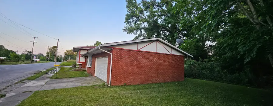 213 Sycamore Street, Mounds, IL 62964 - #3