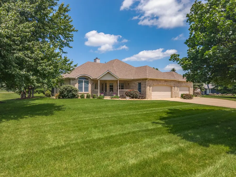 581 Fairway Drive, El Paso, IL 61738 - #2