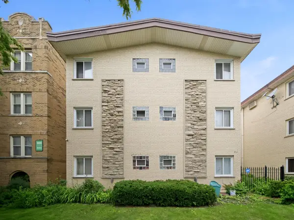 714 N Austin Boulevard #202, Oak Park, IL 60302