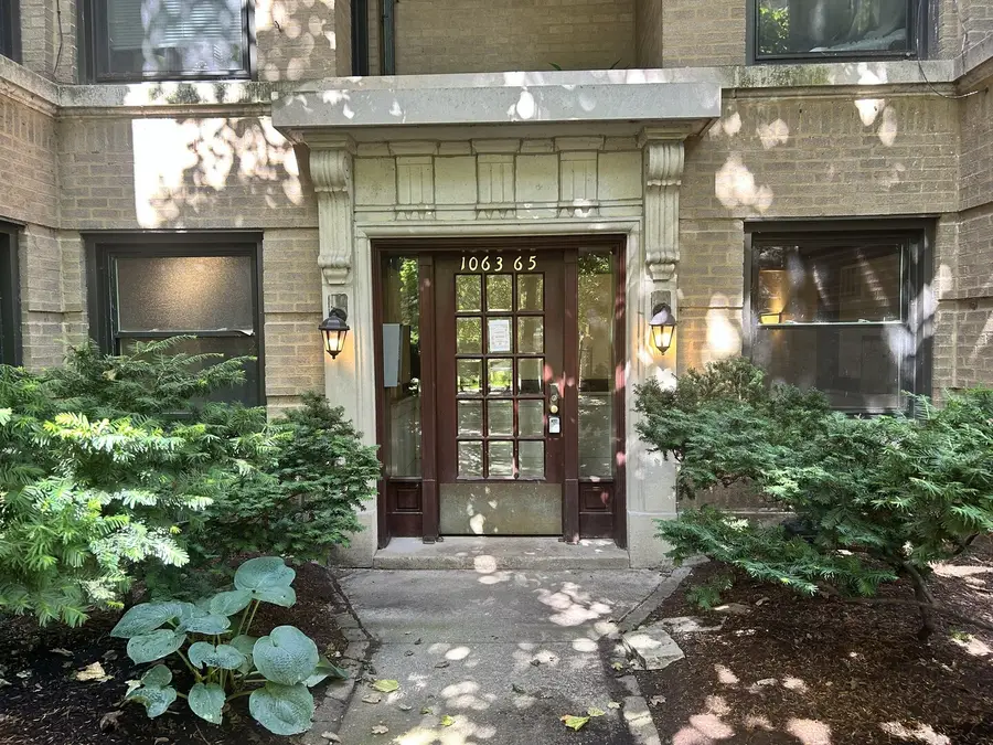 1065 W North Shore Avenue #2, Chicago, IL 60626 - #3