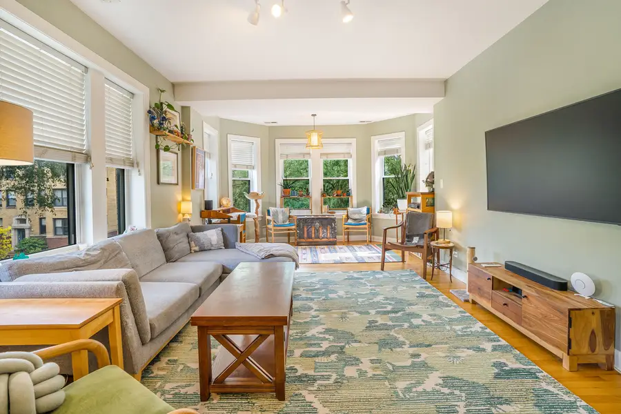 4634 N Albany Avenue #2, Chicago, IL 60625 - #2
