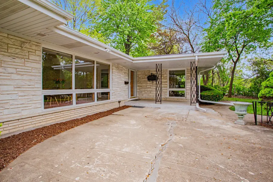 6503 N Longmeadow Avenue, Lincolnwood, IL 60712 - #3