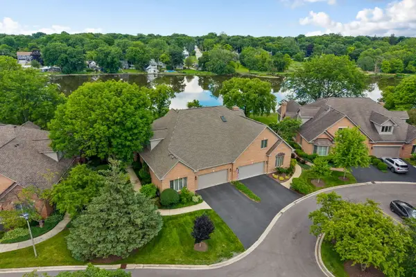 1240 Willowgate Lane, St. Charles, IL 60174