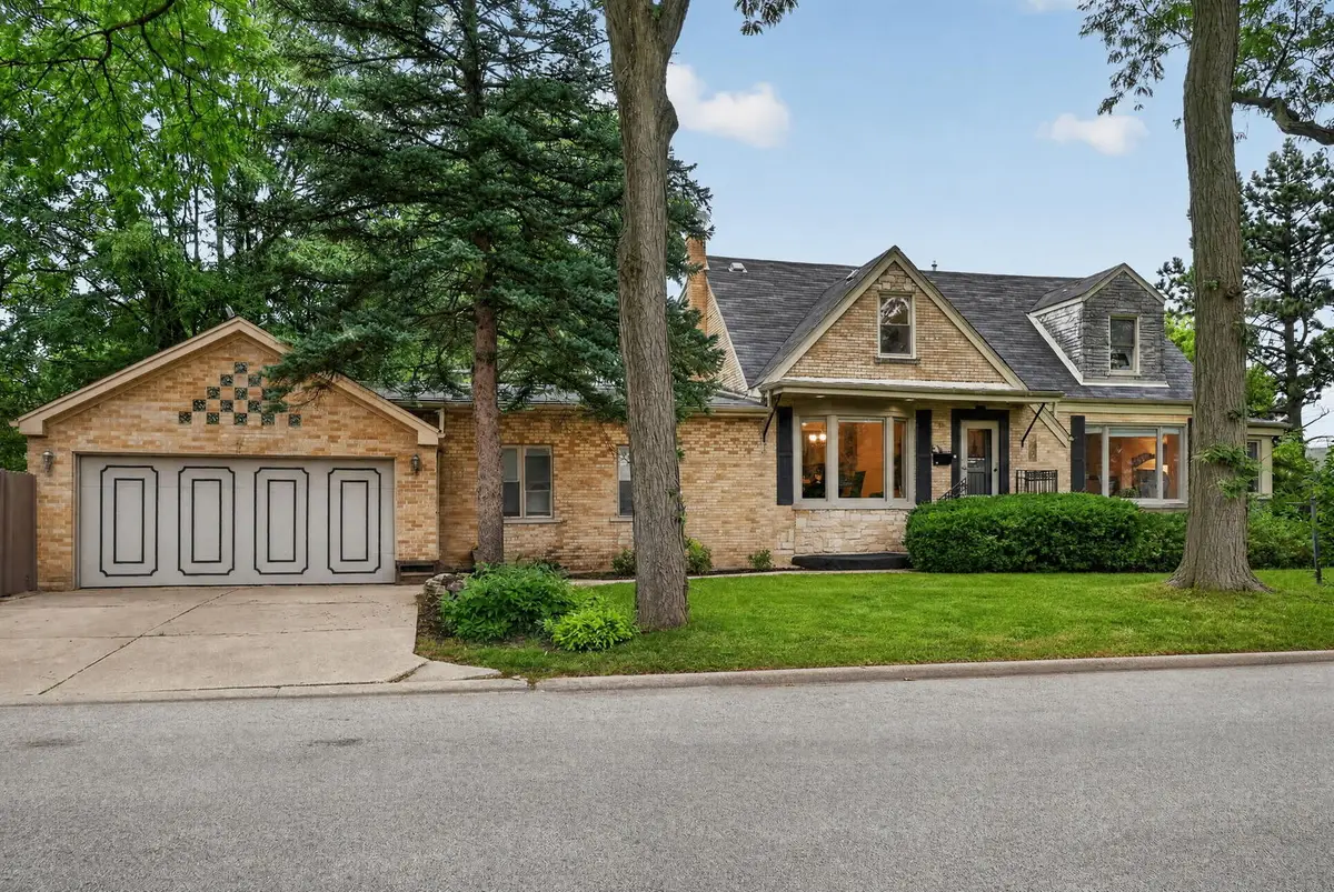 75 N 2nd Avenue, Des Plaines, IL 60016 - #1