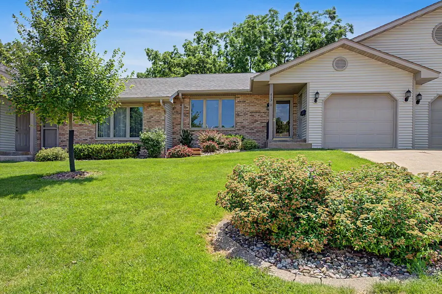 813 Shadow Bluff Drive, Galena, IL 61036 - #2