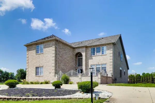 8303 Appaloosa Lane, Spring Grove, IL 60081