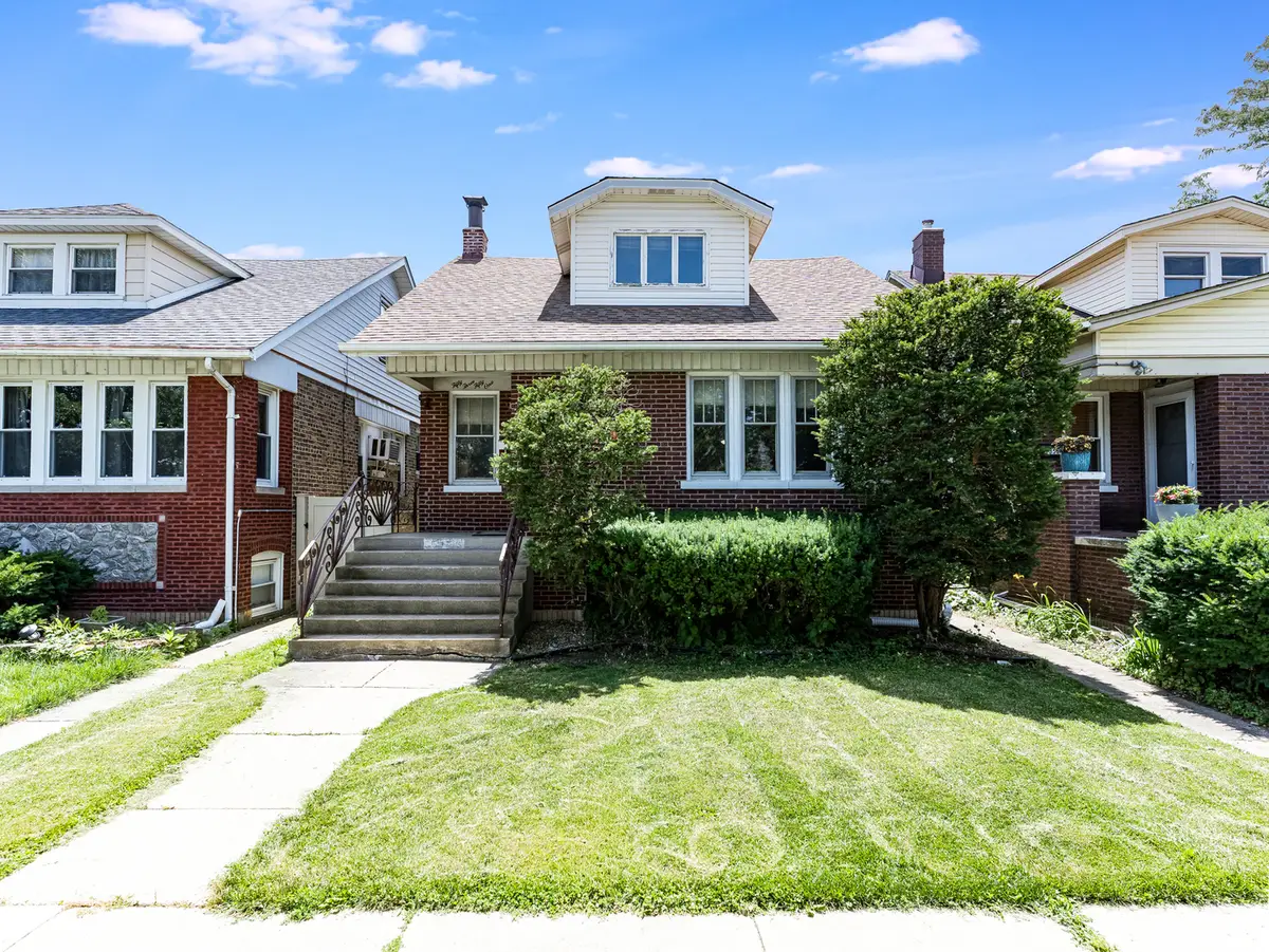 5351 W Waveland Avenue, Chicago, IL 60641 - #1