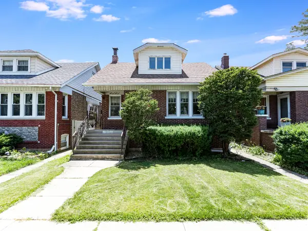 5351 W Waveland Avenue, Chicago, IL 60641