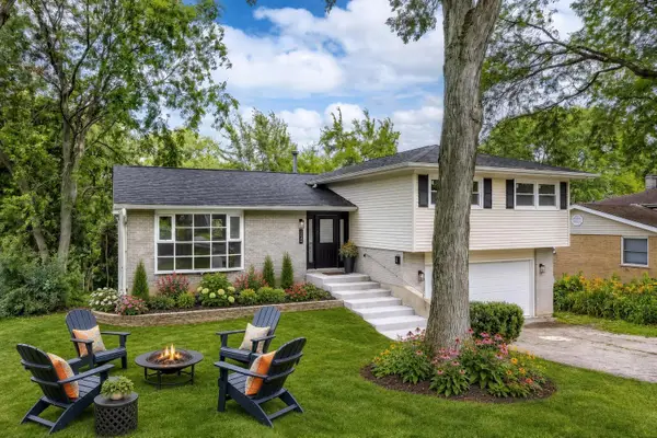 123 Kainer Avenue, Barrington, IL 60010