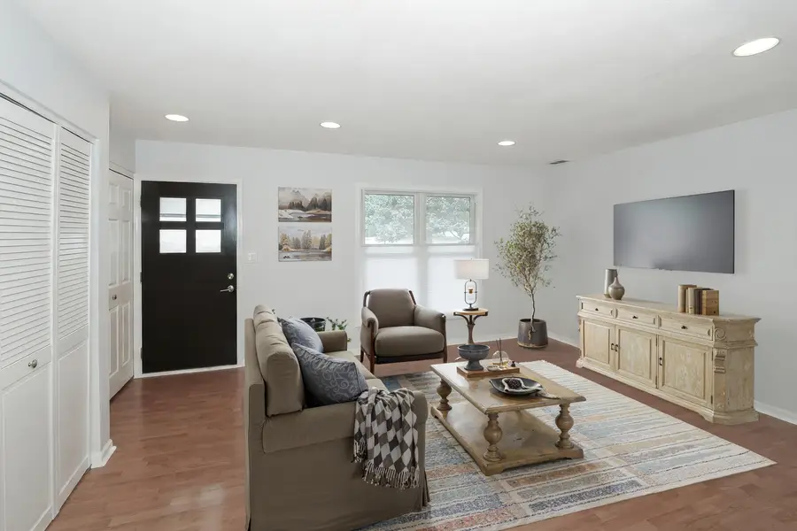 5049 Lichfield Drive, Hoffman Estates, IL 60010 - #3