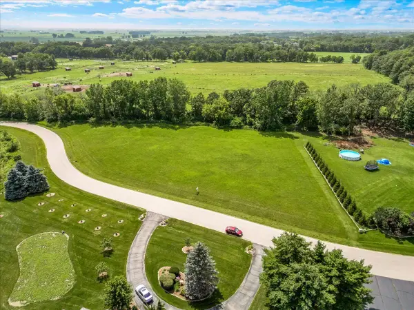 11217 Hill Crest Lane, Marengo, IL 60152