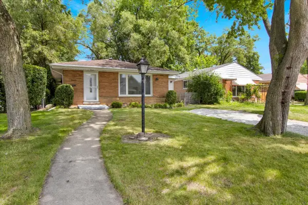 3864 Fargo Avenue, Skokie, IL 60076