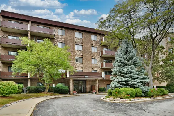 700 Wellington Avenue #207, Elk Grove Village, IL 60007