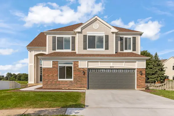 623 Wintergreen Circle, Naperville, IL 60540