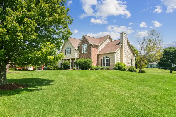 175 Clover Hill Lane, North Barrington, IL 60010